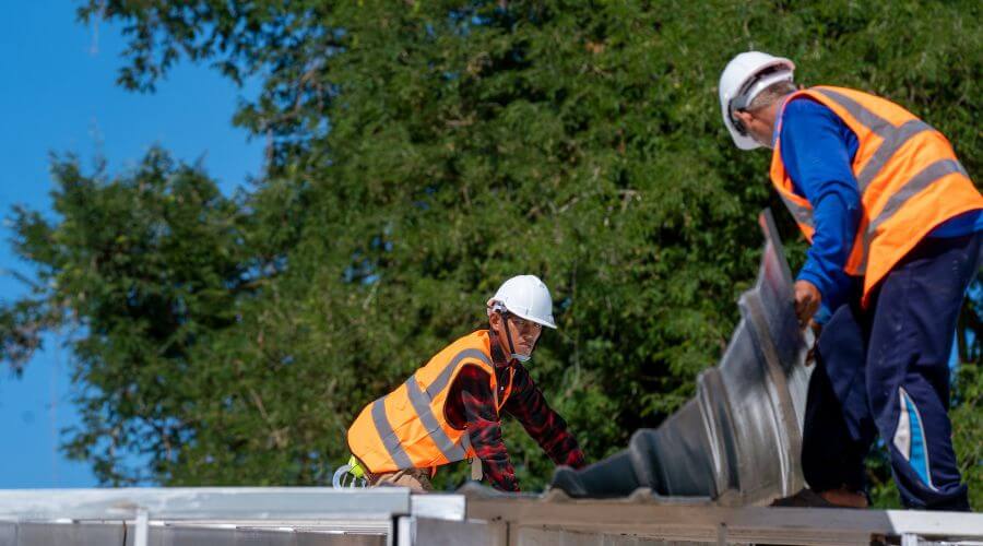 Expert top industrial roofings services in Toivola, MI